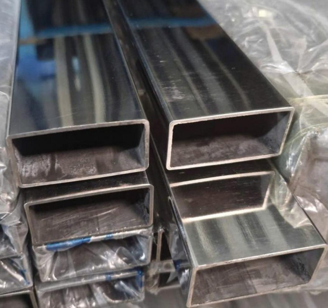 So sánh trực quan các loại bề mặt inox phổ biến như BA, 2B và Hairline (HL).