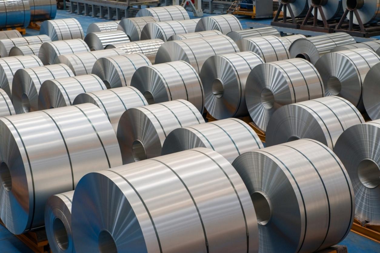 Infographic dạng checklist hướng dẫn 4 bước quan trọng để lựa chọn cuộn inox phù hợp cho dự án của doanh nghiệp.