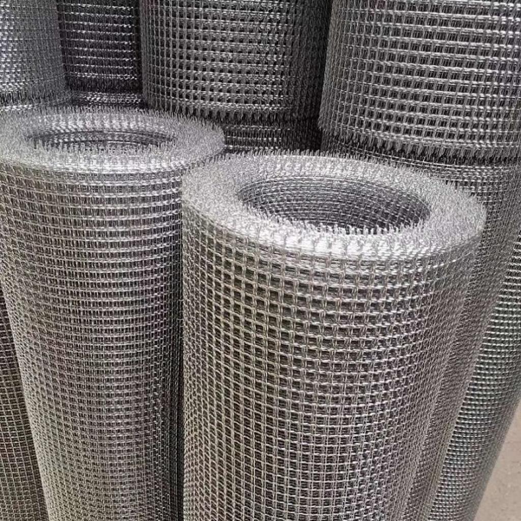 Minh họa cách đo các thông số kỹ thuật quan trọng của lưới inox: mesh, ô lưới và đường kính sợi.