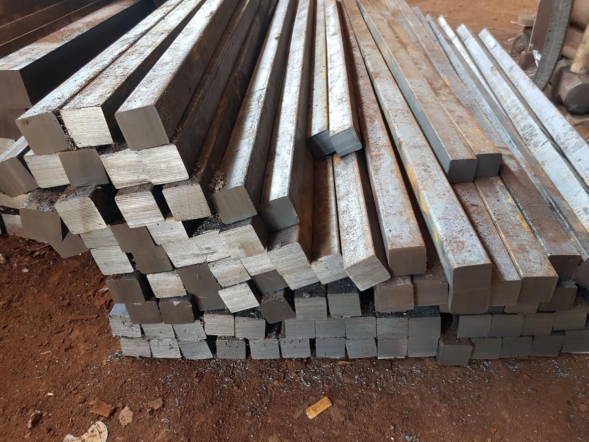 Thép Vuông Đặc 6X6 11 Biểu đồ minh họa sự biến động của giá thép trên thị trường toàn cầu.