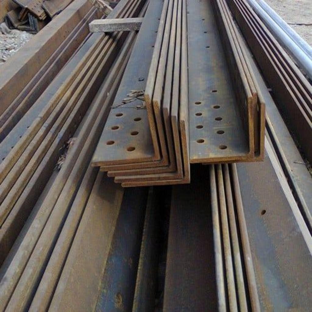 Thép V90X90 2 So sánh trực quan bề mặt của thép V đen, mạ kẽm điện phân, mạ kẽm nhúng nóng và Inox V.