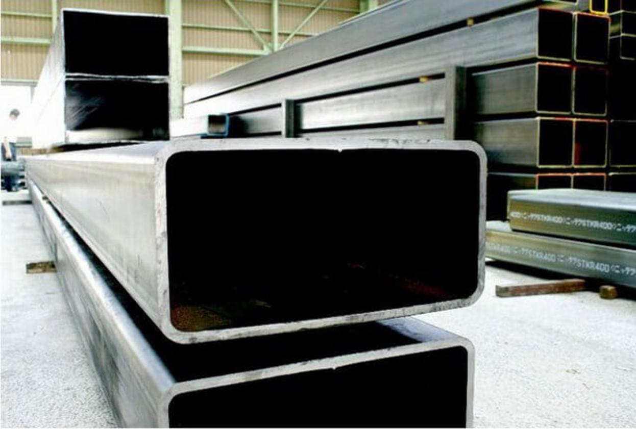 Thép Hộp Mạ Kẽm 20X40 7 Biểu đồ so sánh các đặc tính quan trọng (chi phí, độ bền, chống gỉ) giữa thép hộp đen, mạ kẽm, inox và thép hình.