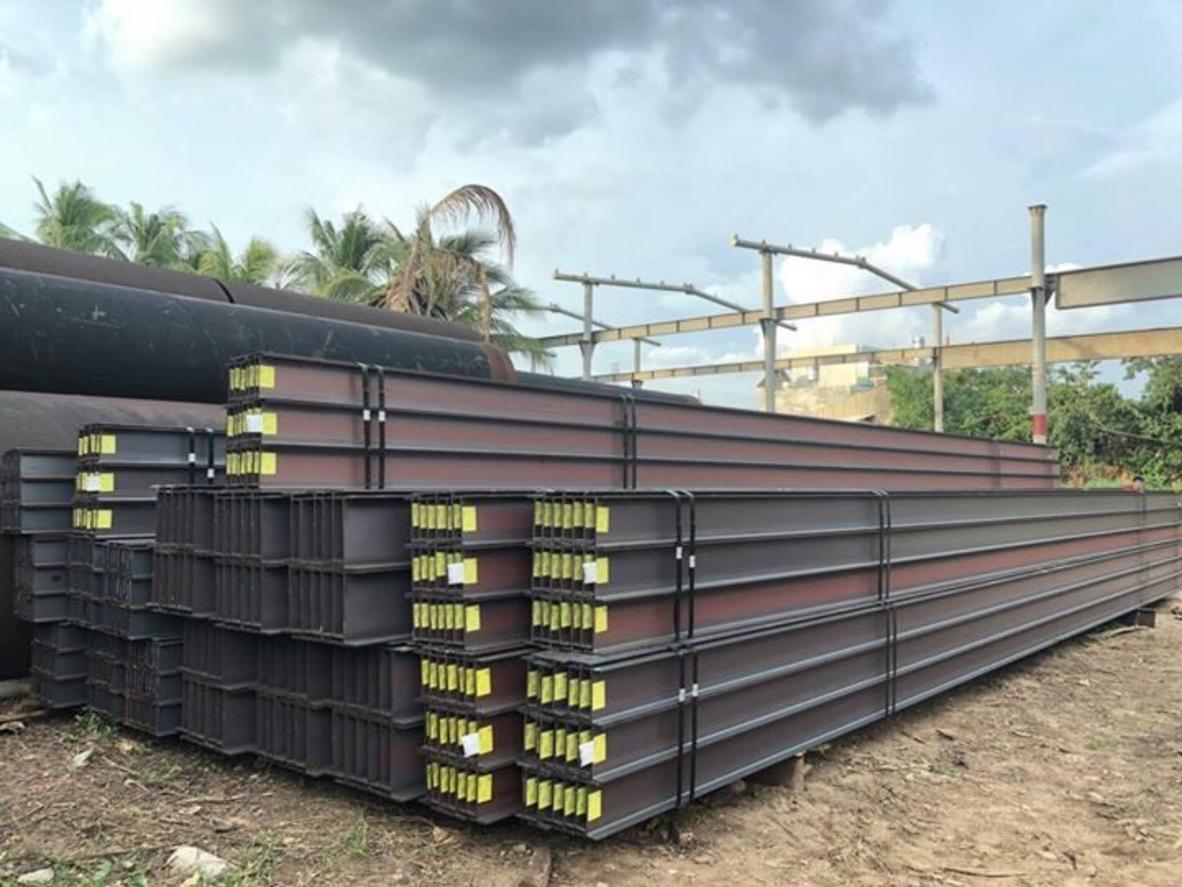 Hình ảnh mặt cắt của các loại thép hình U, I, H, V, C để người đọc dễ dàng so sánh.