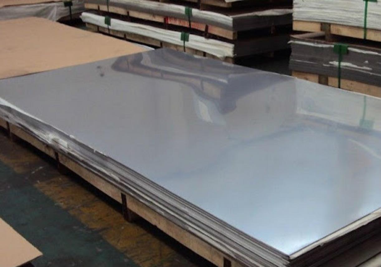 Biểu đồ so sánh các thuộc tính kỹ thuật chính của các dòng inox phổ biến.