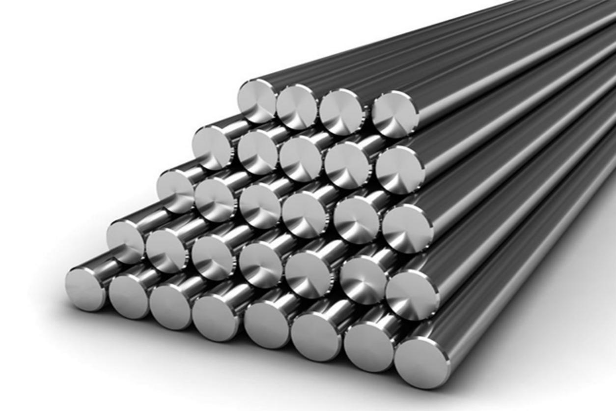 Hình ảnh拼貼 các ứng dụng đa dạng của inox trong các ngành công nghiệp mũi nhọn.