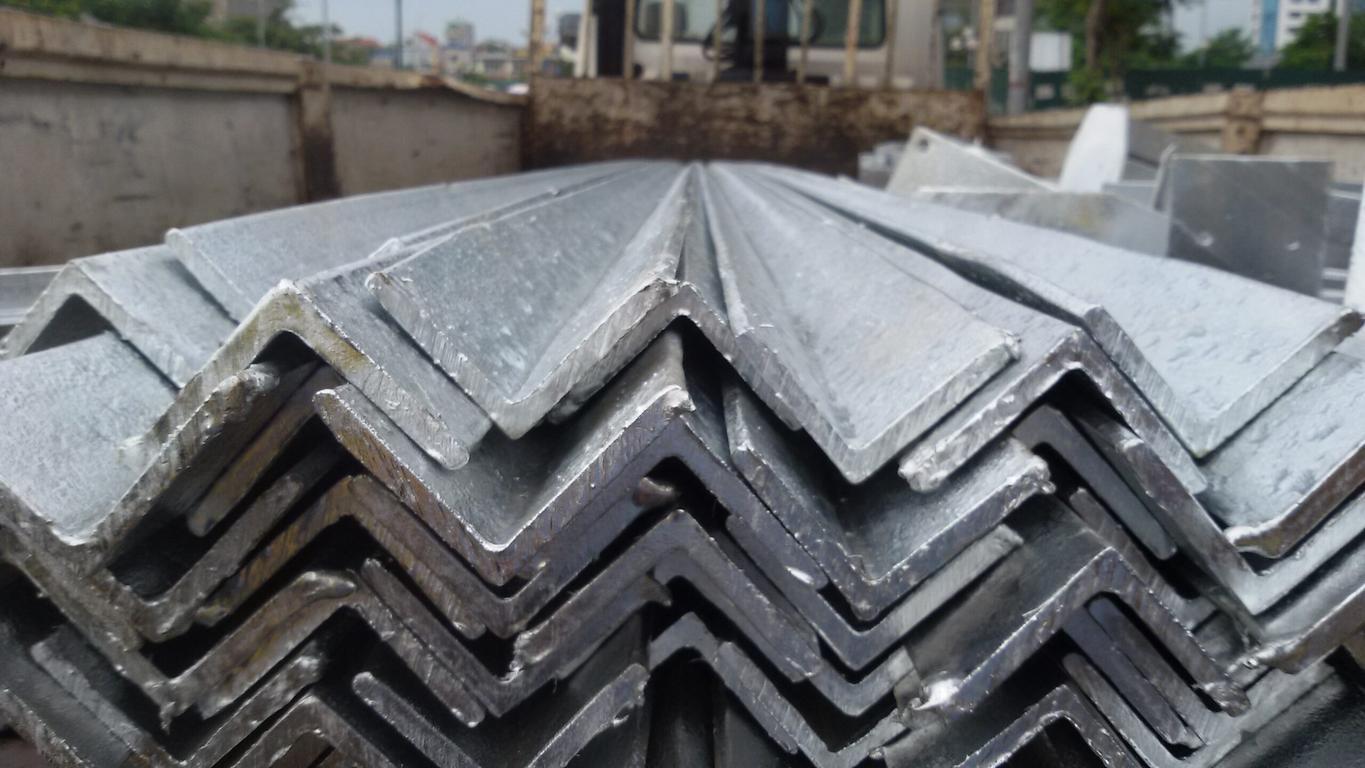 Thép V90X90 5 Công trình nhà thép tiền chế sử dụng kết cấu dầm, cột, kèo làm từ thép hình V.