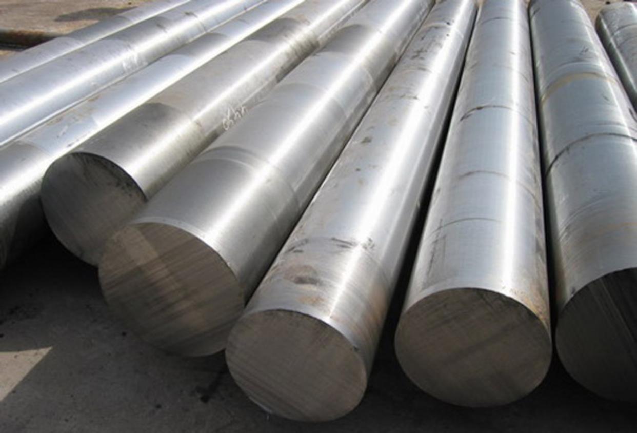 Thép Tròn Đặc Phi 6 8 Một trục máy được gia công chính xác từ thép tròn đặc S45C.