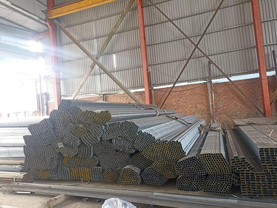 Thép V90X90 6 Hình ảnh minh họa khả năng chịu lực của thép V trong kết cấu giàn.